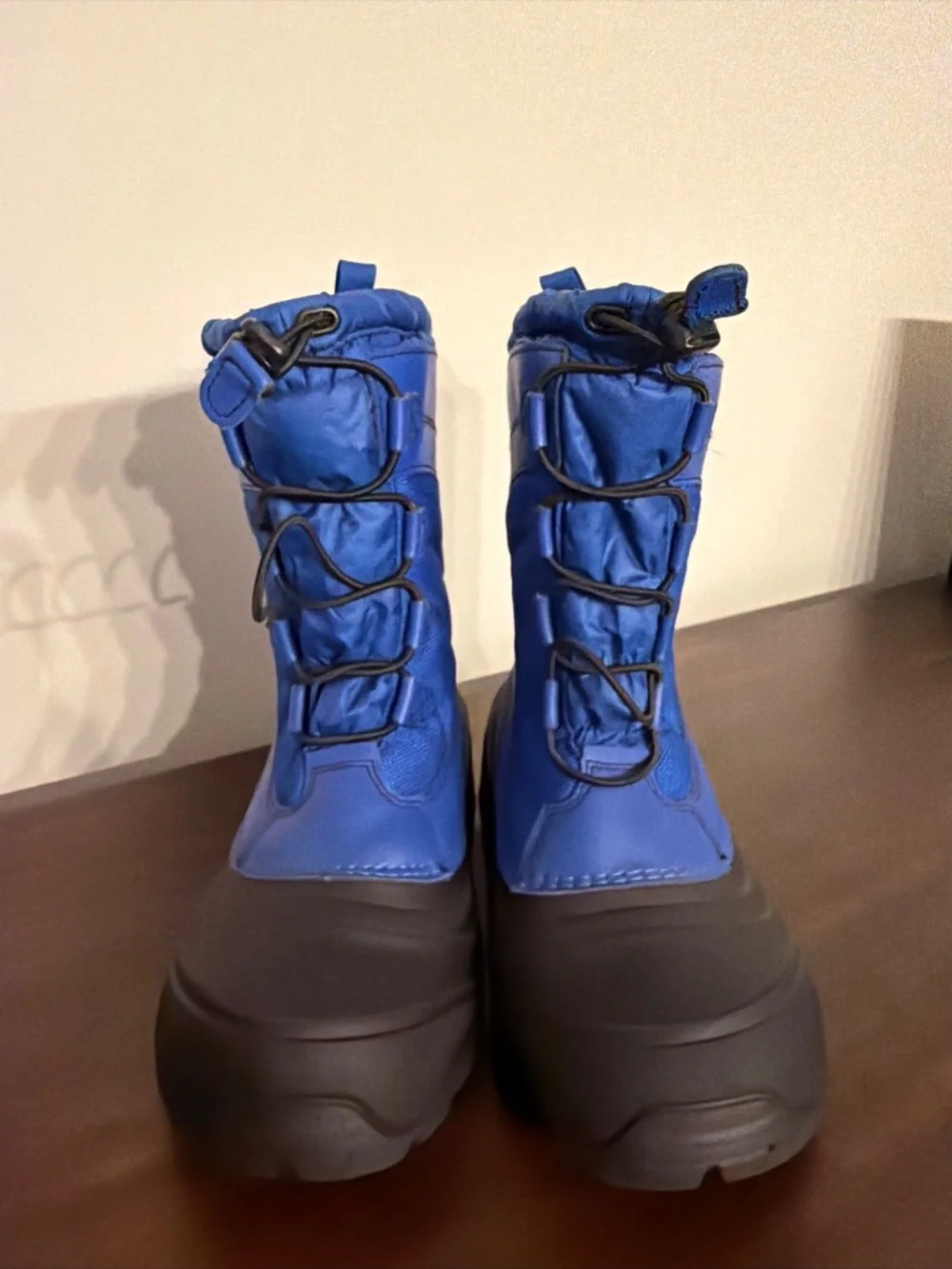 The North Face Alpenglow IV 4 Size 5 Blue/Black Winter Snow Boots NF0A2T5P